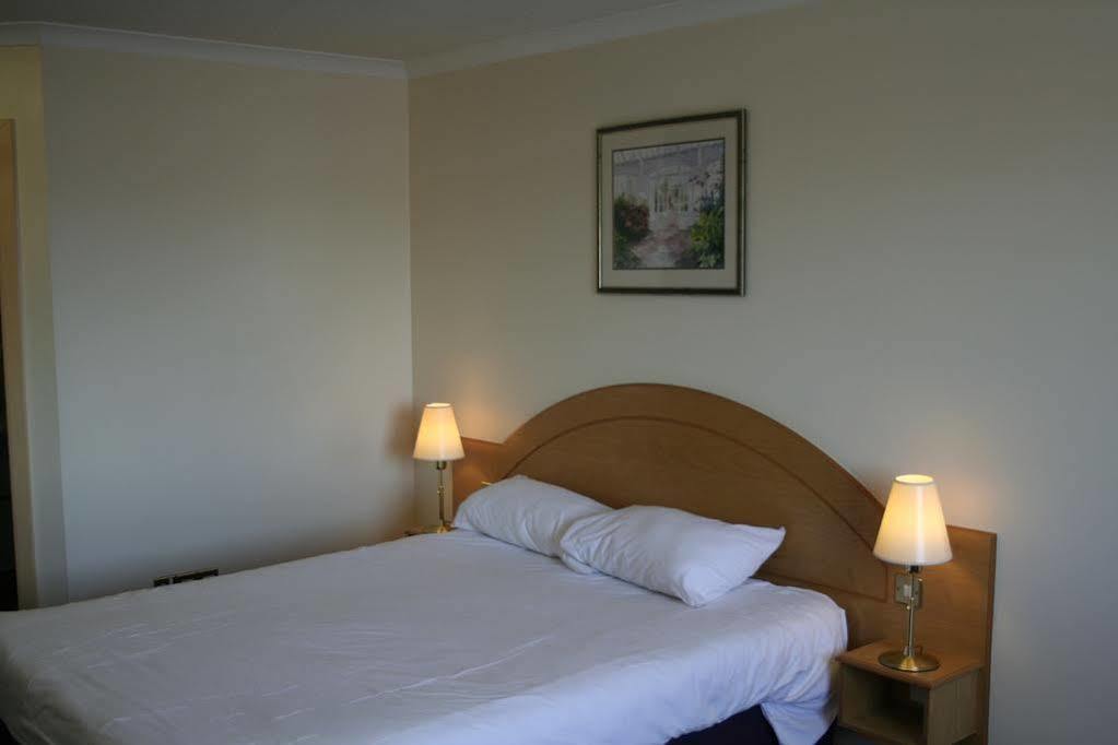 Days Inn Watford Gap Crick  Room photo